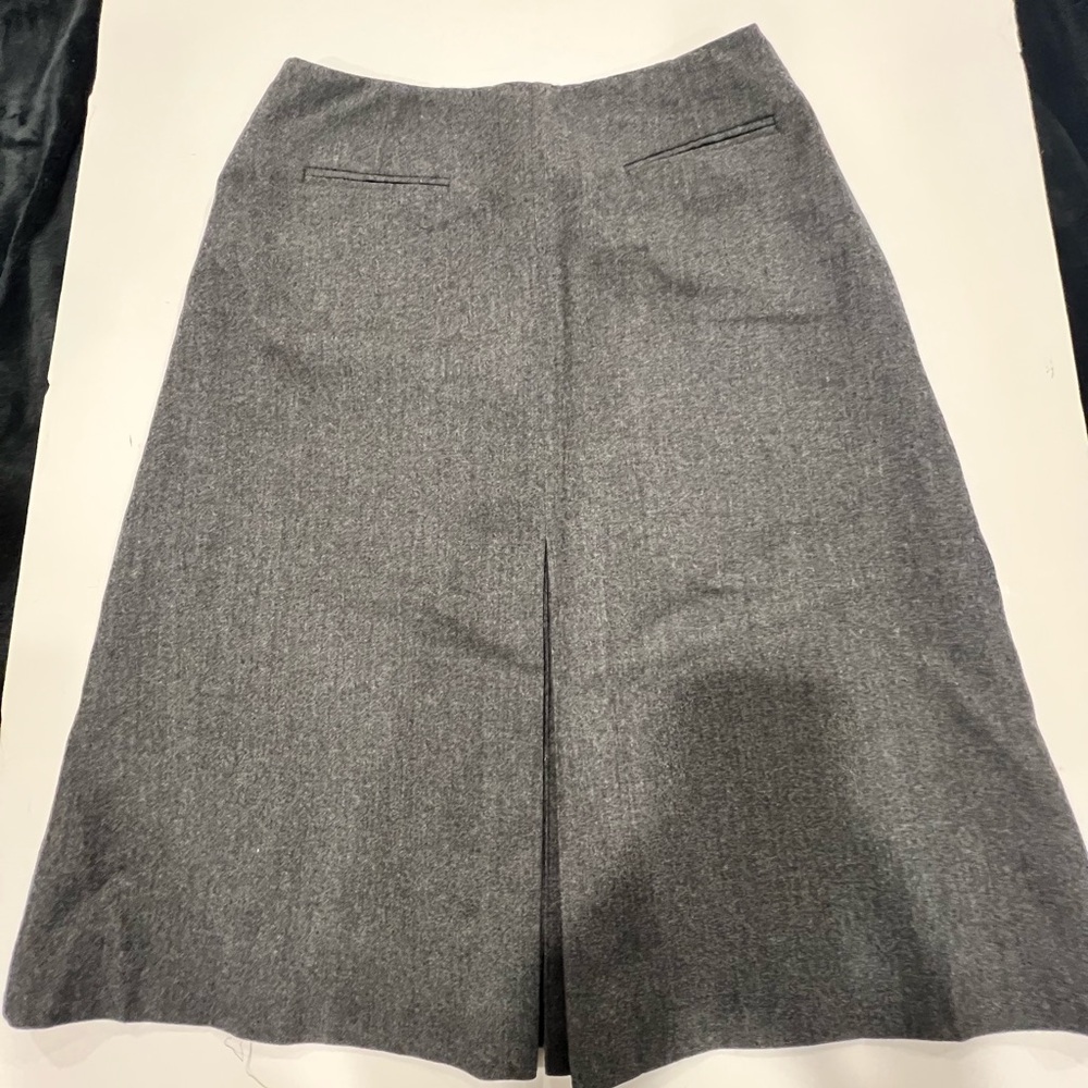Wool skirt.